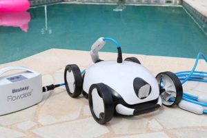 Los mejores robots limpiafondos de piscina 2024